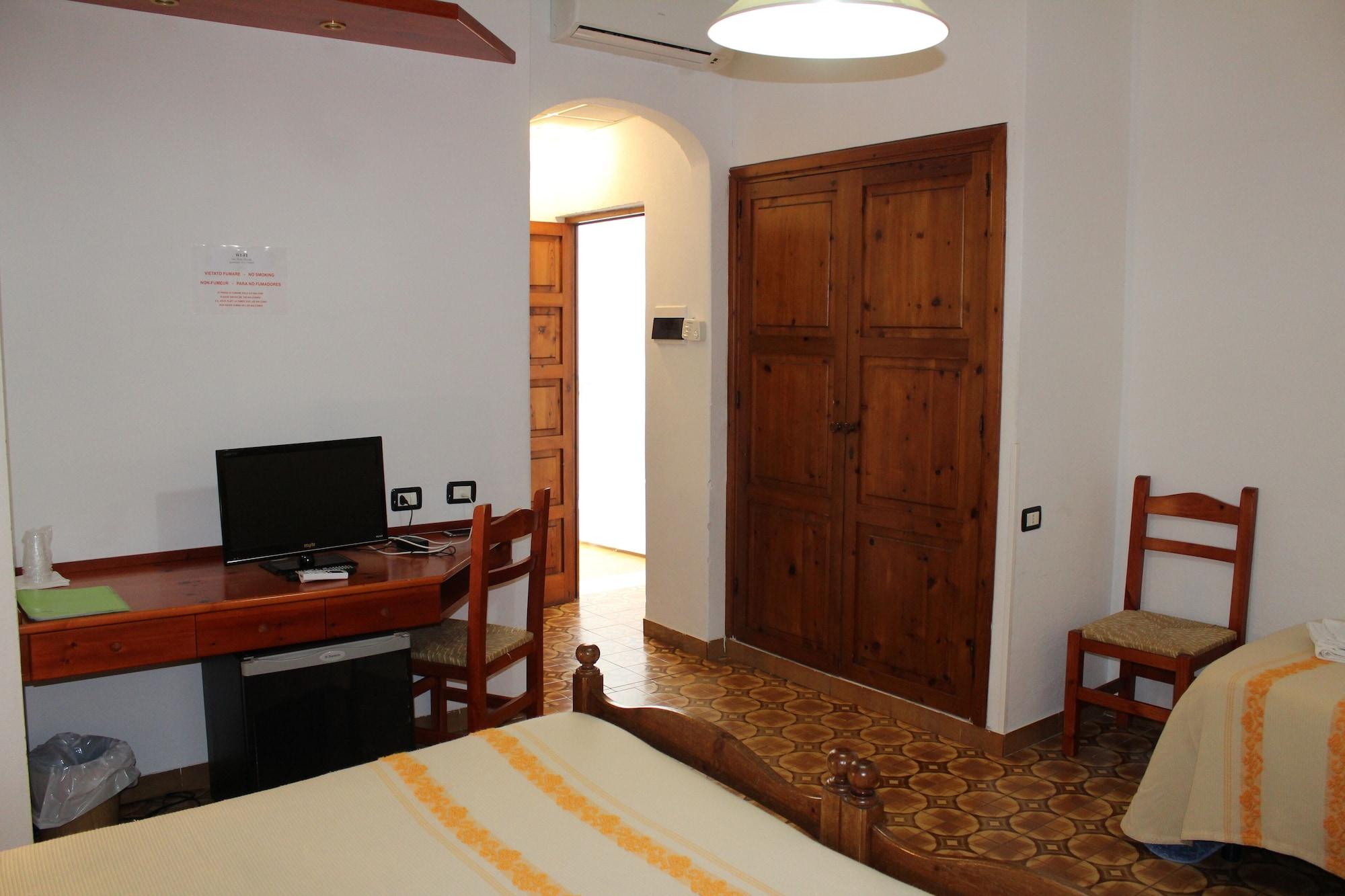 Hotel Piccada Palau Exterior photo