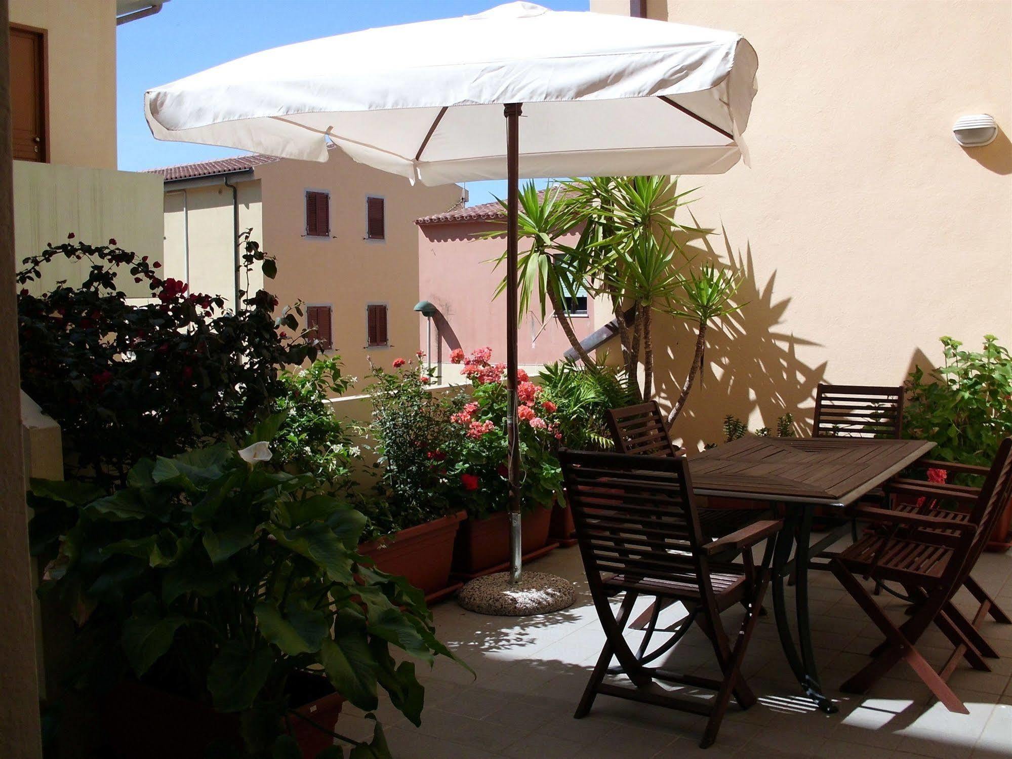 Hotel Piccada Palau Exterior photo